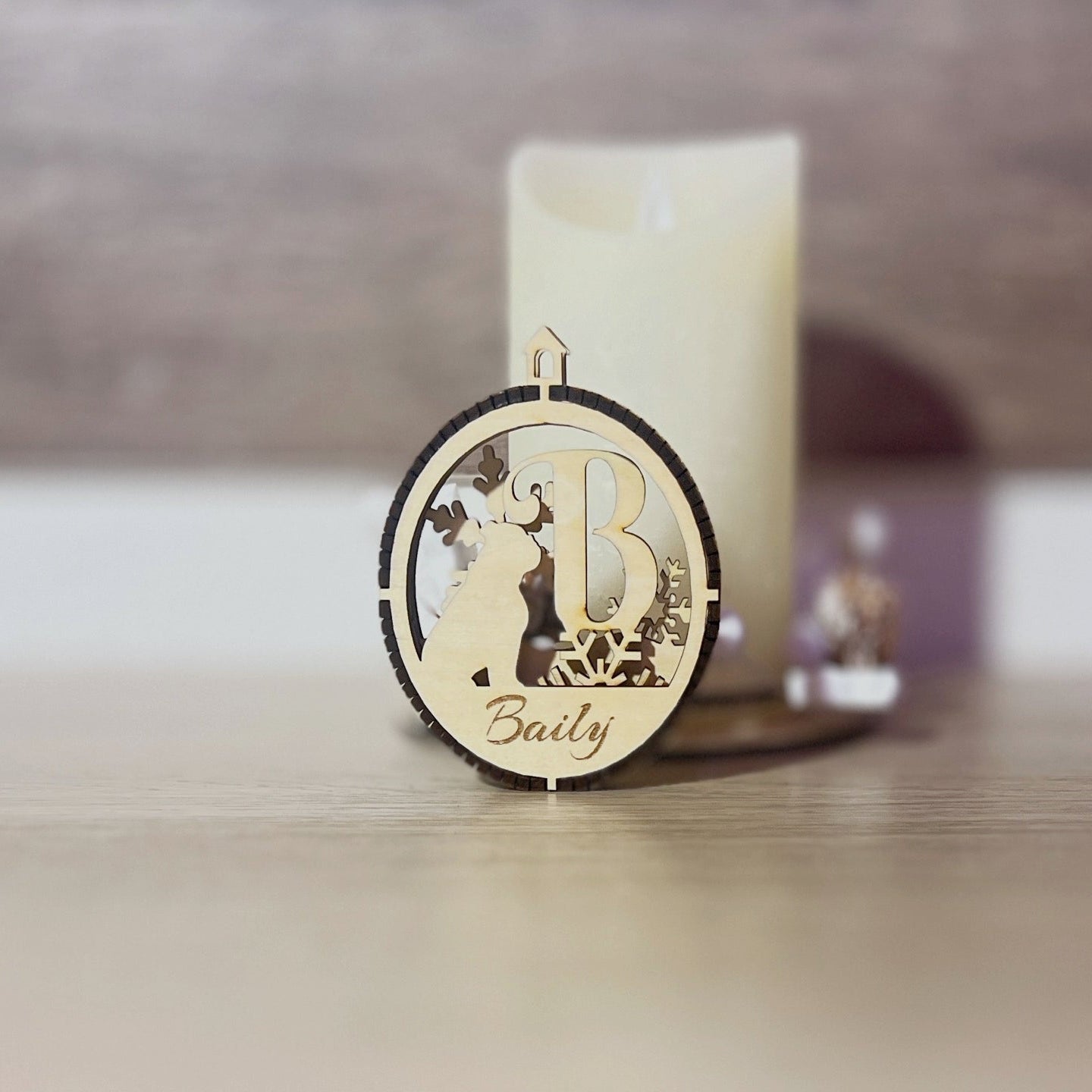 3D Personalisierte Hunde-Weihnachtskugel – Holz Ornament mit Name des Tieres aus PLA – 3D Deko – ASDEPRO