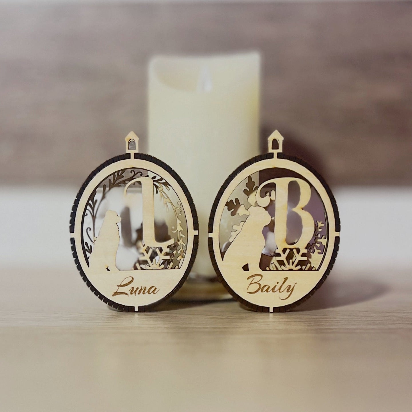 3D Personalisierte Hunde-Weihnachtskugel – Holz Ornament mit Name des Tieres aus PLA – 3D Deko – ASDEPRO