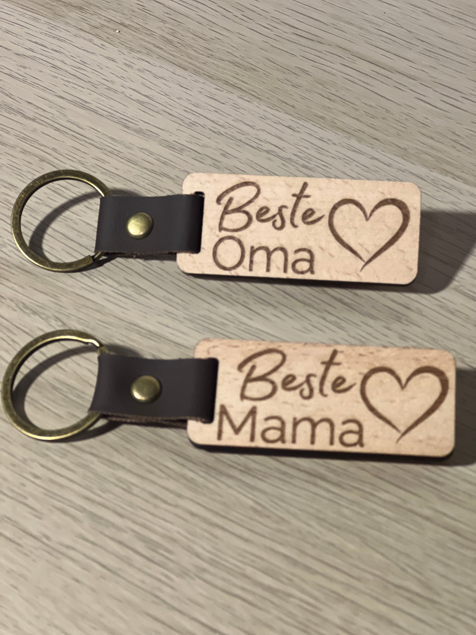 3D Schlüsselanhänger Holz Herz – Familie aus PLA – 3D Ganzjahresdeko – ASDEPRO