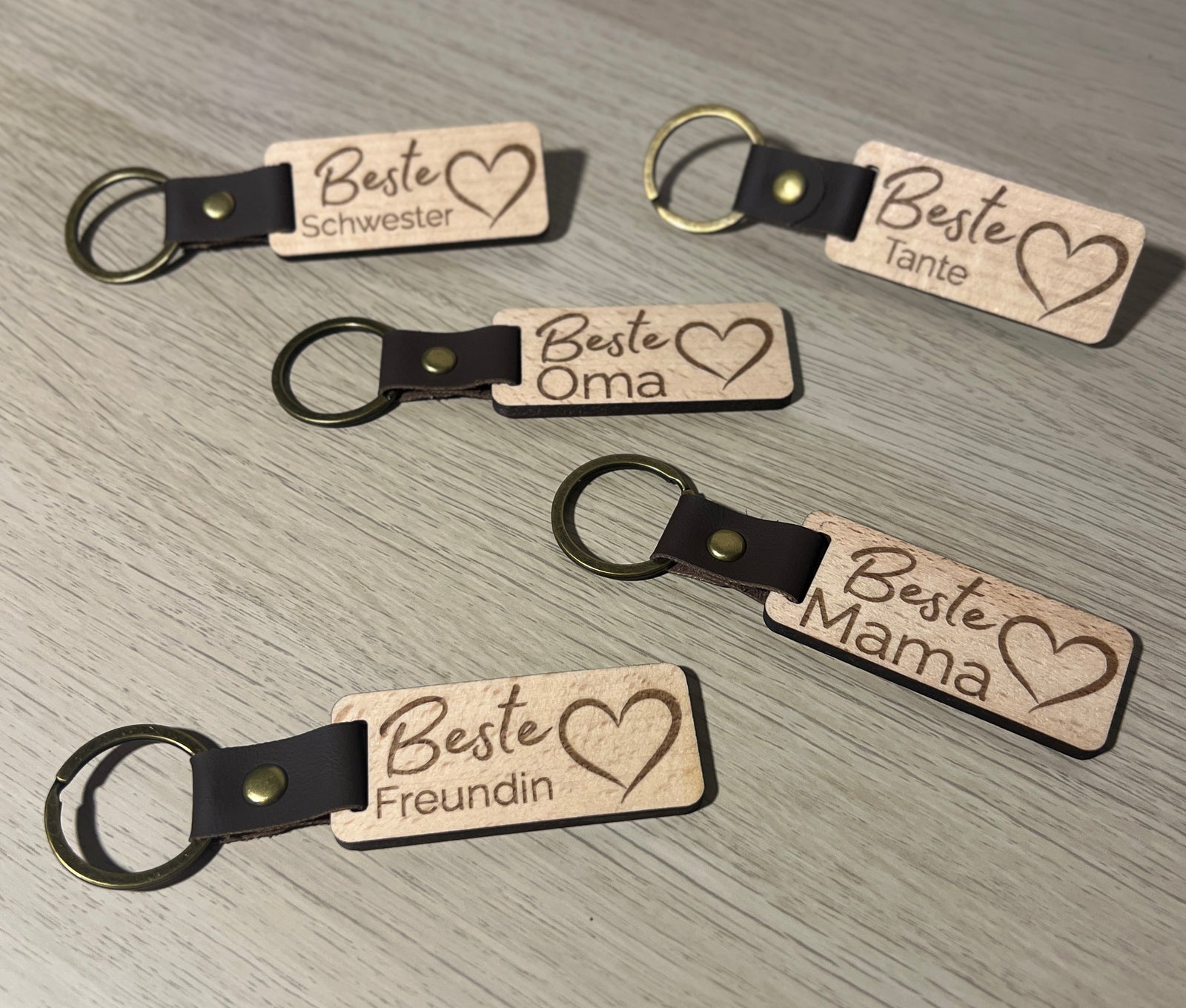 3D Schlüsselanhänger Holz Herz – Familie aus PLA – 3D Ganzjahresdeko – ASDEPRO