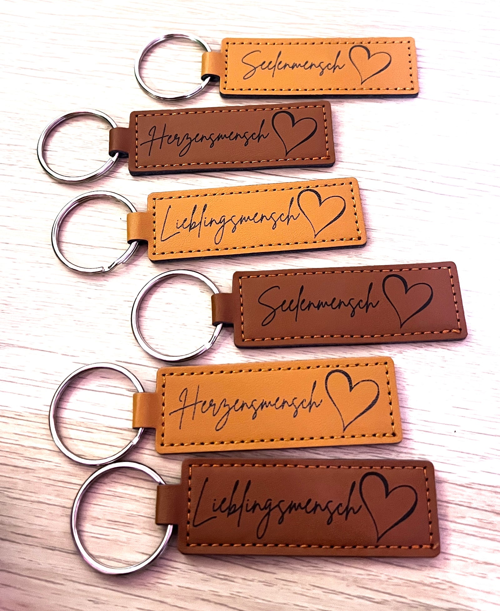 3D Schlüsselanhänger Leder Herz & Ringe – Paarmomente aus PLA – 3D Ganzjahresdeko – ASDEPRO