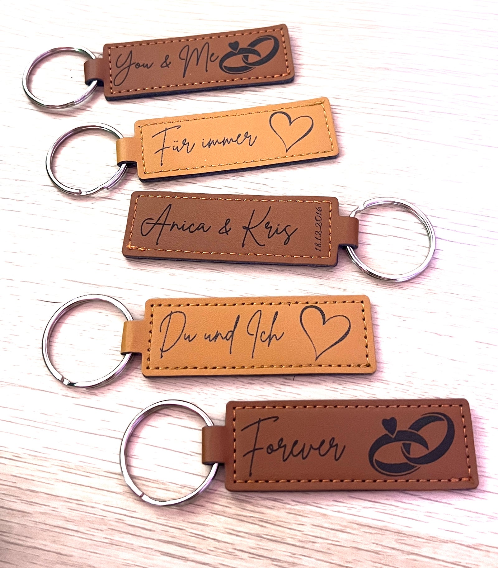 3D Schlüsselanhänger Leder Herz & Ringe – Paarmomente aus PLA – 3D Ganzjahresdeko – ASDEPRO