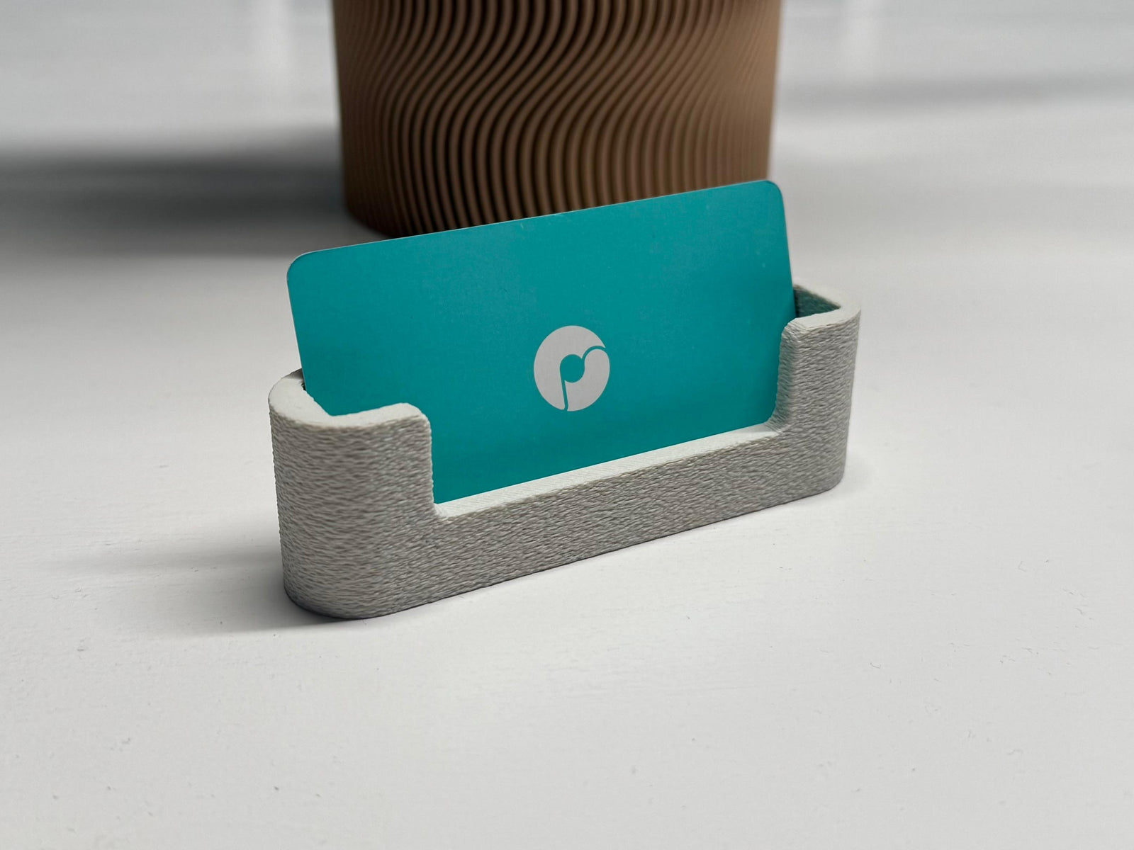 3D Visitenkartenhalter „Modern Desktop“ – Minimalistisches Design aus PLA – 3D Deko – ASDEPRO
