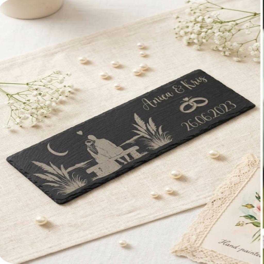 Personalisierte Hochzeitsplatte mit Wunschgravur handgemacht von ASDEPRO – im minimalistischen Skandi/Japandi-Design