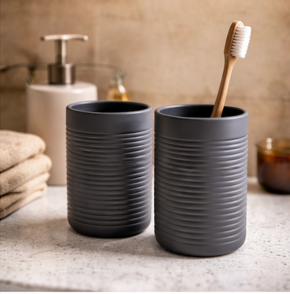 Design-Zahnputzbecher „Ribbed“ – Moderner Bad-Organizer