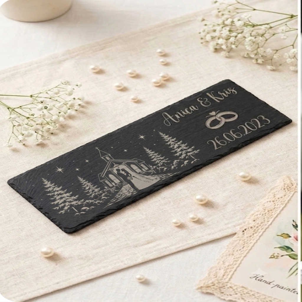 Personalisierte Hochzeitsplatte mit Wunschgravur aus Naturschiefer mit Lasergravur – in klarer, reduzierter Formsprache