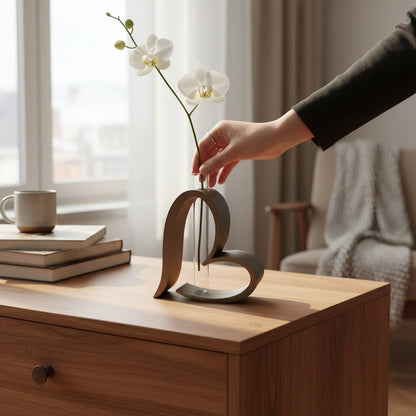 Herz-Vase: Minimalistische Ästhetik trifft auf klares Design