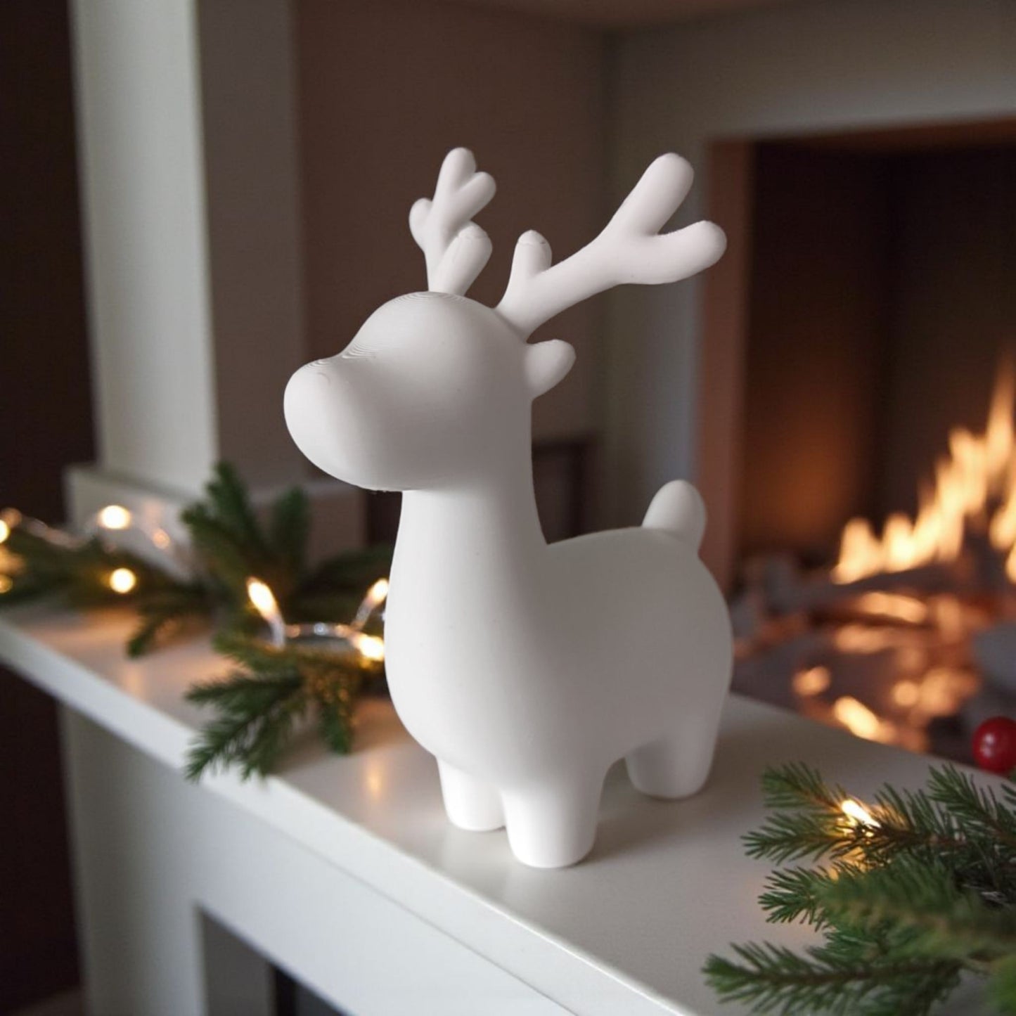 Rentier aus 3D-Druck im skandinavischen Stil, matte Optik, minimalistische Winterdeko