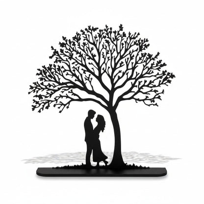 Romantische Paarchen Silhouette unter dem Baum des Lebens